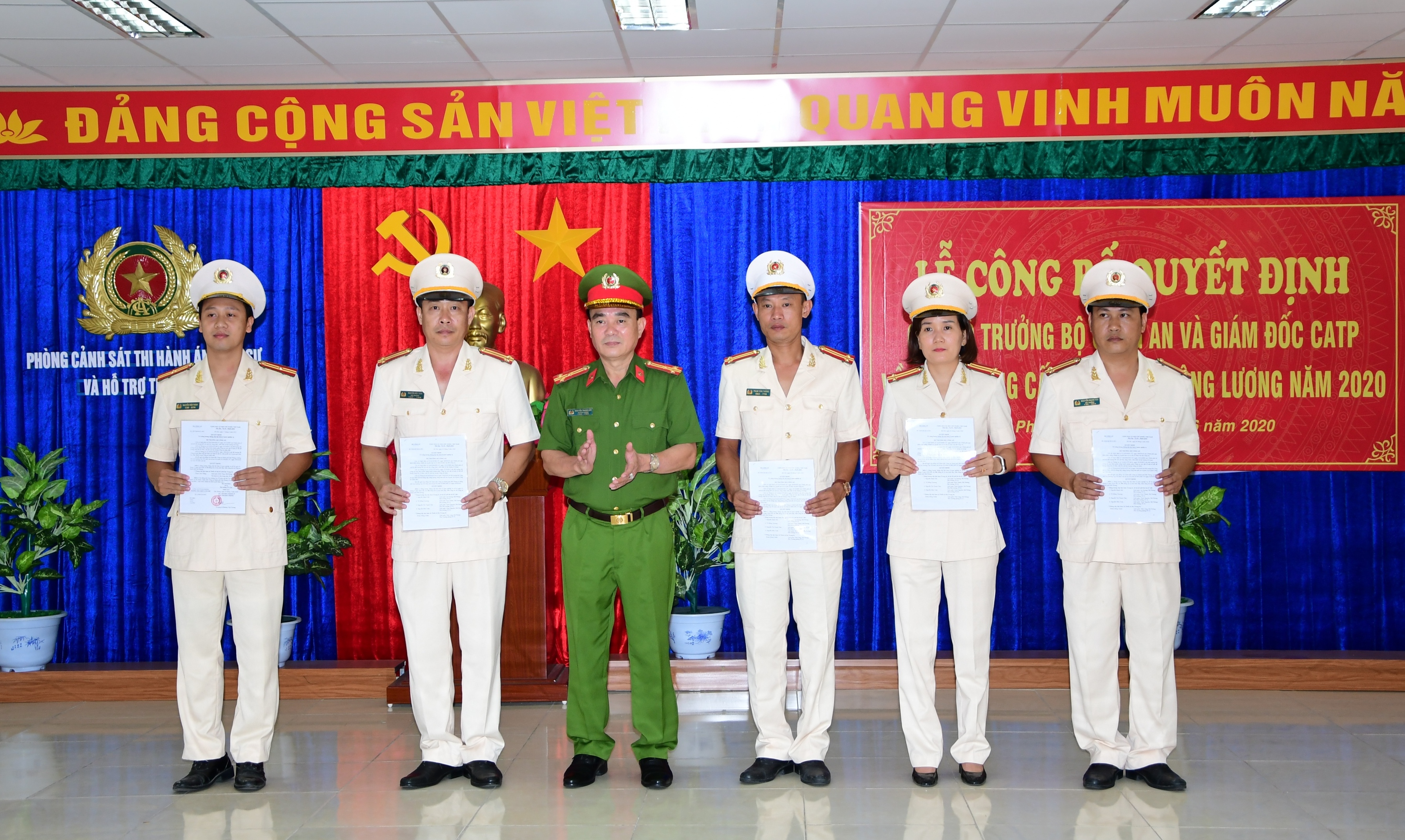 Phòng Cảnh sát Thi hành án hình sự và HTTP: Công bố Quyết định về thăng cấp bậc hàm, nâng lương